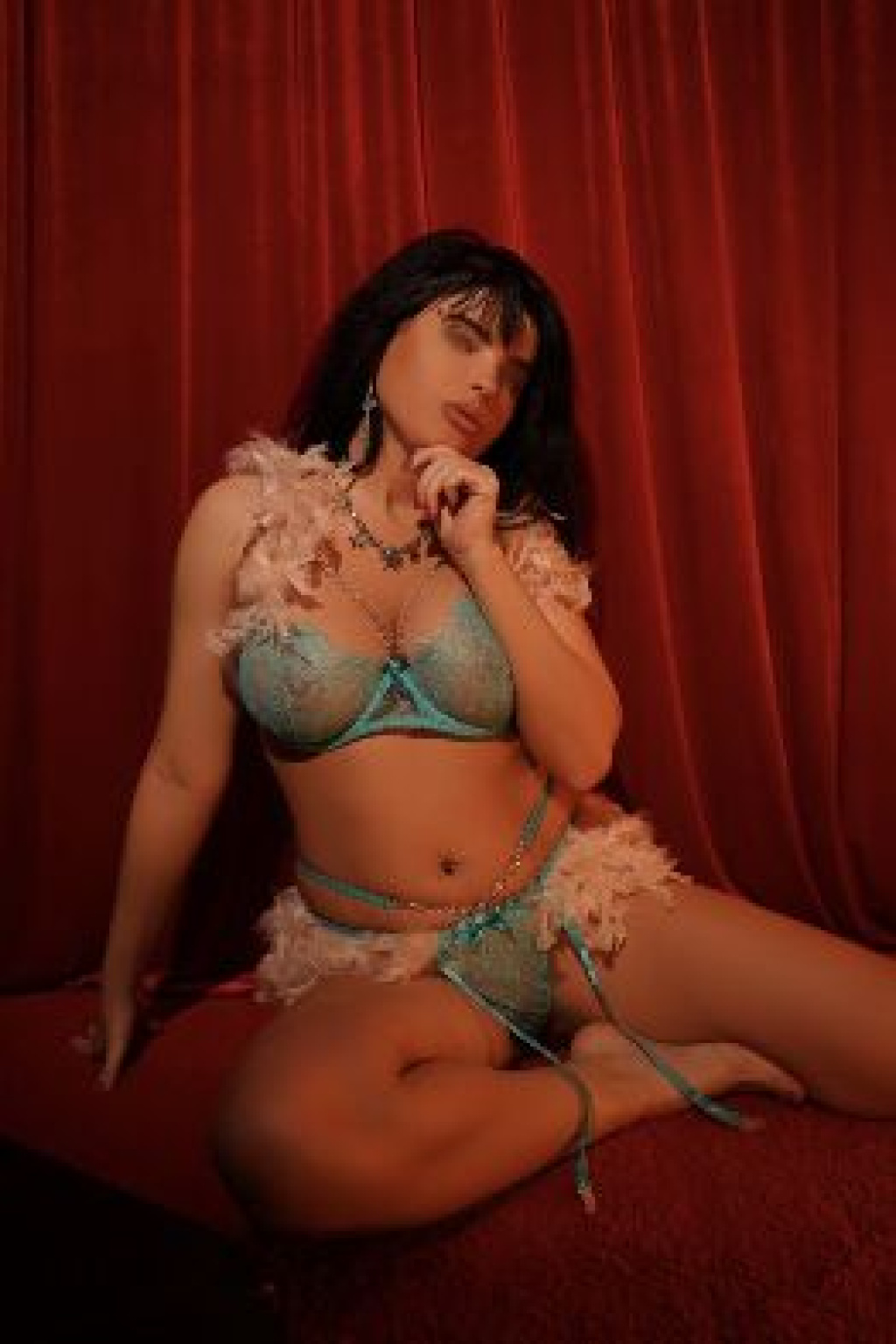 Алиса: проститутки индивидуалки в Омске