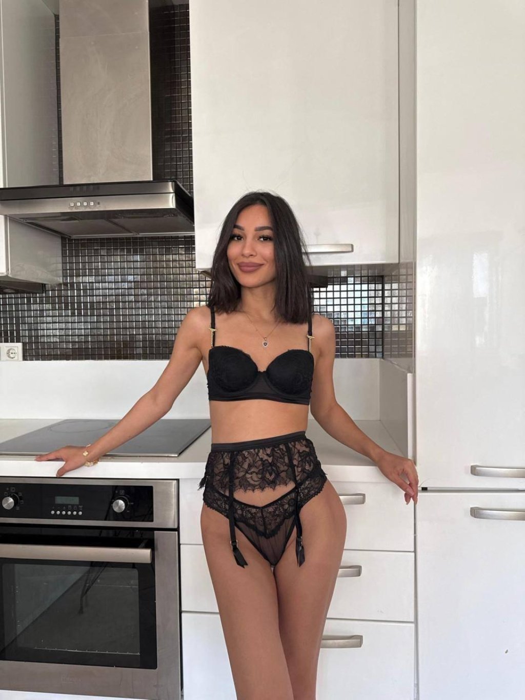 Алисазагорелая : проститутки индивидуалки в Омске