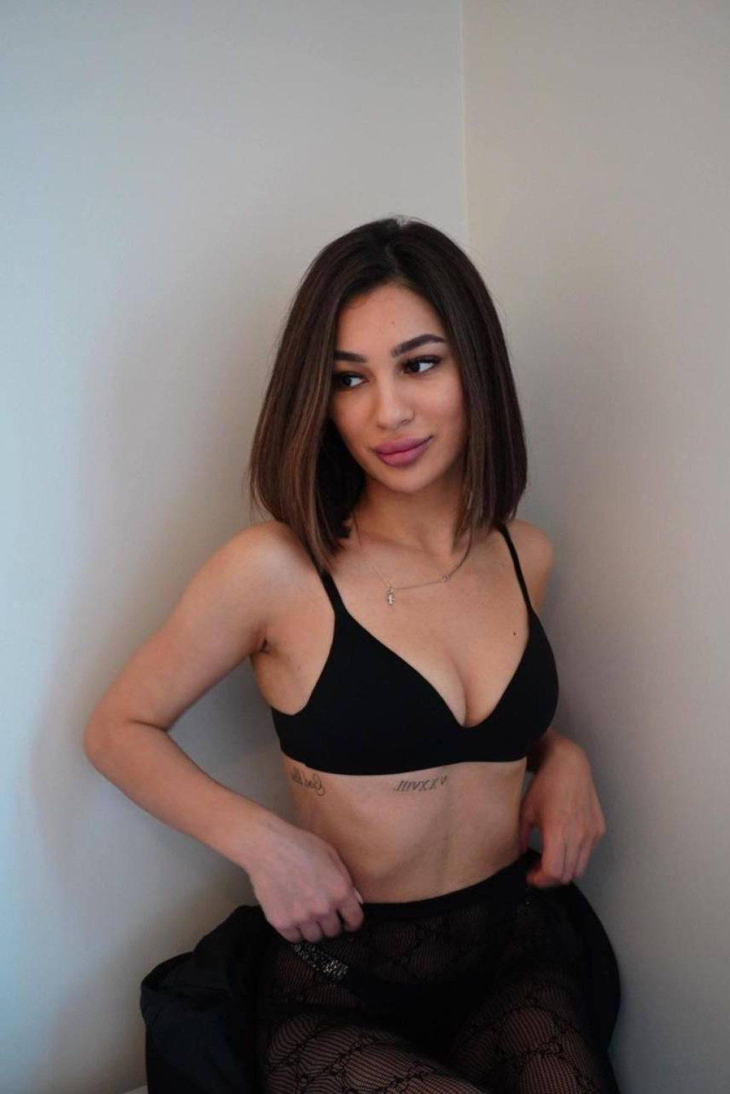 Алисазагорелая : проститутки индивидуалки в Омске