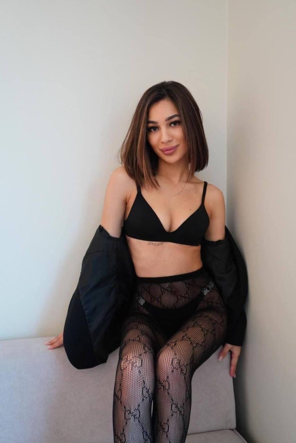 Алисазагорелая : проститутки индивидуалки в Омске